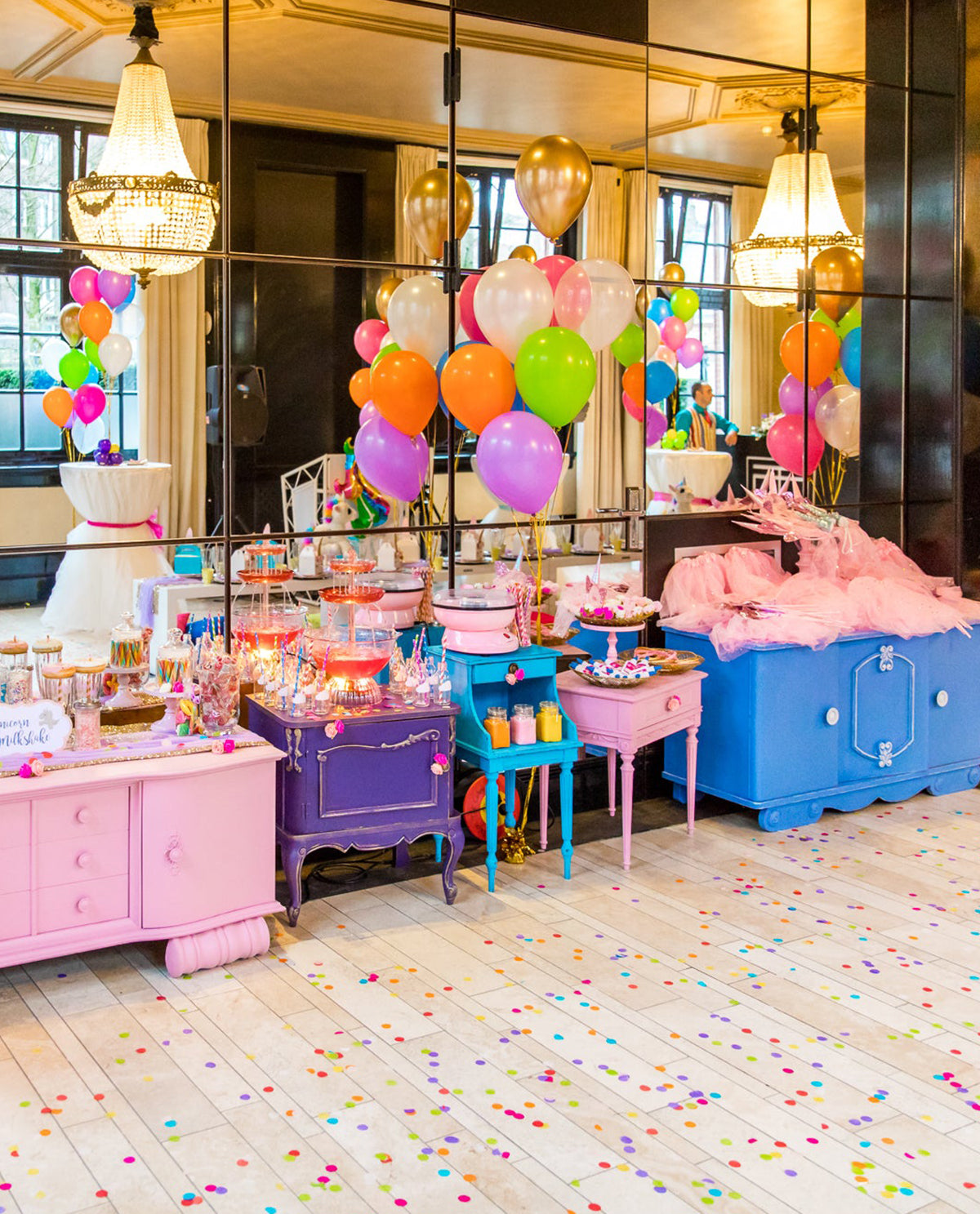 VINTAGE DRESSOIR